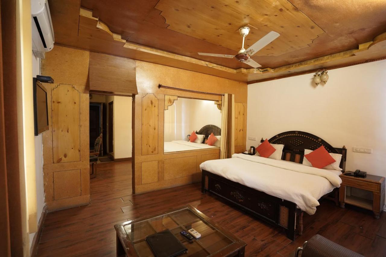 Royal Palace Resort Bhagsunag Dharamshala Bagian luar foto
